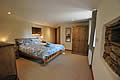 Photo Gallery Image - Lakeview, double bedroom