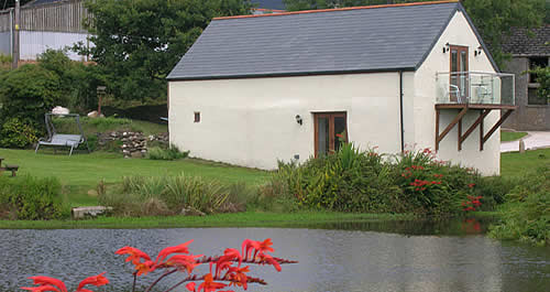 The Boathouse self catering cottage sleeps 2